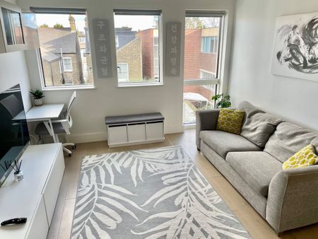 1 Bed Flat, Osborn House, SE3 - Photo 2