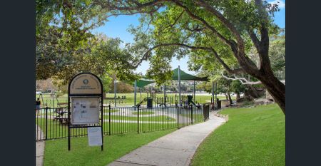 Classic Bungalow in central Balgowlah Heights village location. - Photo 5