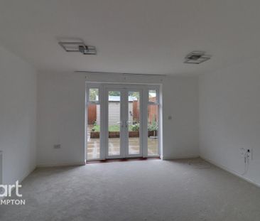 4 bedroom terraced house to rent - Photo 2
