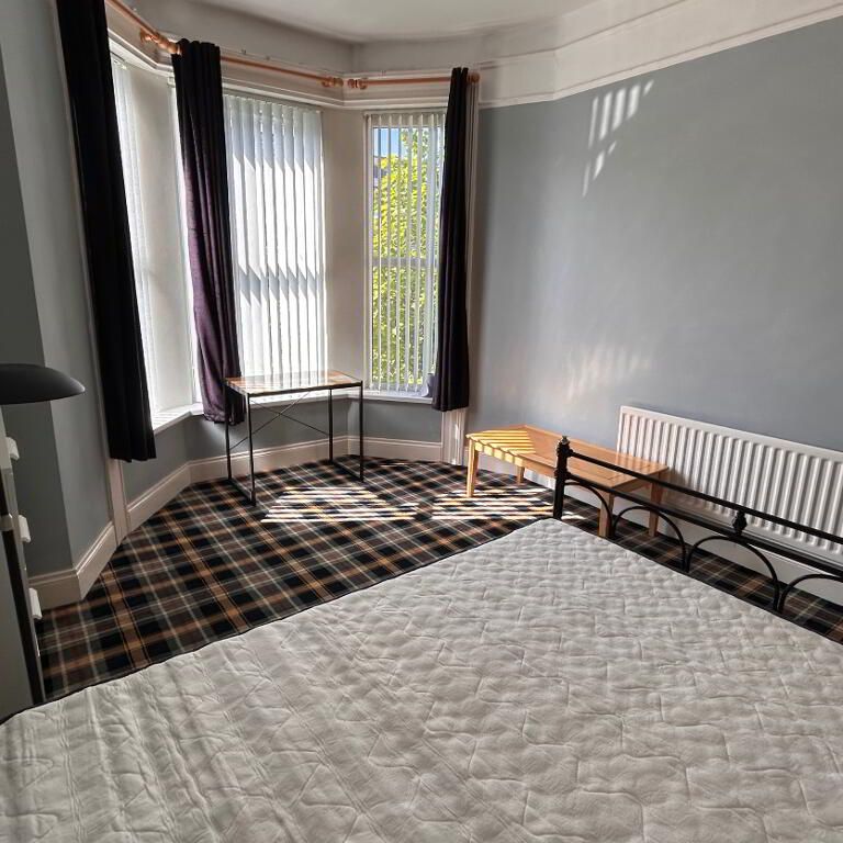 Room 4 22 Cliftonville Avenue, Belfast, BT14 6BX - Photo 1