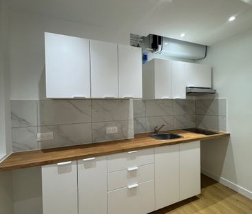 Magnifique STUDIO REFAIT A NEUF RUE DE BERRI - Photo 4