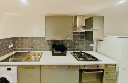 1 Bedroom House - Photo 4