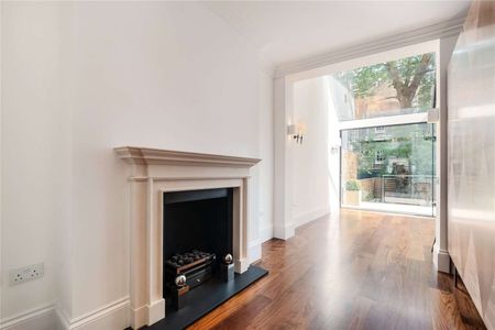 Immaculately designed house, with bespoke fixtures and fittings. - Photo 3