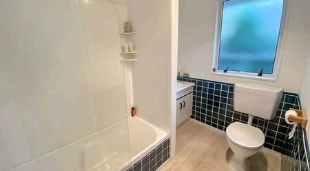 Partly Furnished Standalone House - Photo 2