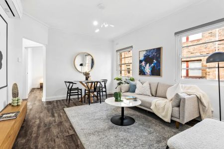 Art Deco allure with modern flair - Photo 2