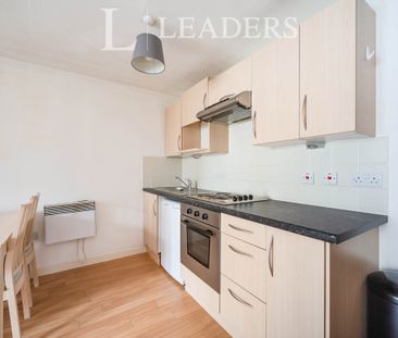 apartment to rent The Roundhouse, Gunwharf Quays, Portsmouth, PO1 - Photo 6