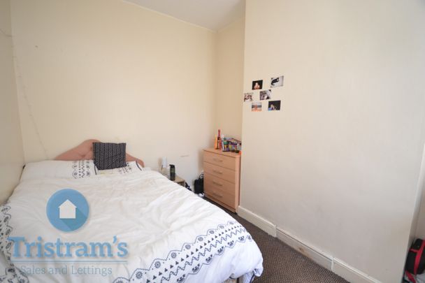 4 bed Mid Terraced House for Rent - Photo 1