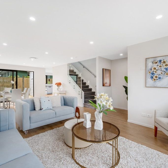 MANGERE, 4 BEDROOMS - Photo 1