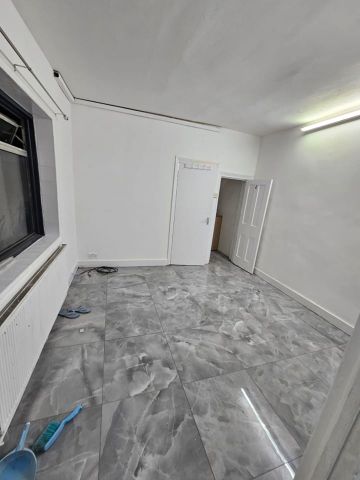Studio Flat, Romford Road, E12 - Photo 3
