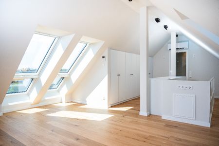 Luxuriöses Penthouse in saniertem Altbau mit Lift und Dachterrasse - Foto 4