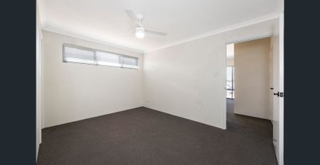 Low maintenance 1 bedroom Studio - Photo 3