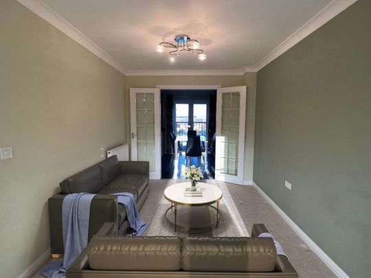 1 bedroom in a house share to rent - Photo 1