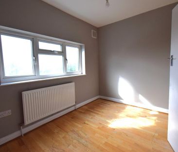 4 bedroom flat to rent - Photo 2