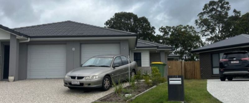 Modern Family Living in the Heart of Pimpama! - Photo 1