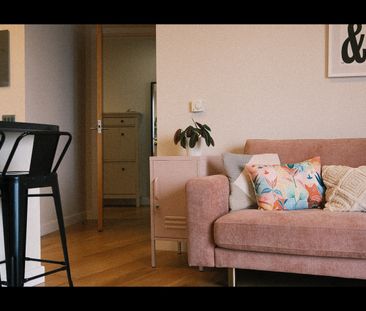 1 Bed Flat, Candle House, LS1 - Photo 1