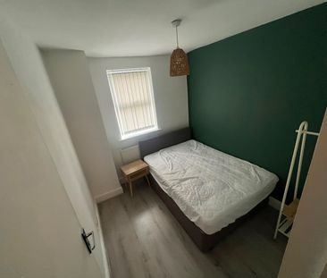5 Bed Terraced House, Kelso Road, L6 - Photo 6