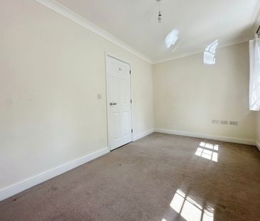 3 bedroom semi-detached house to rent - Photo 6