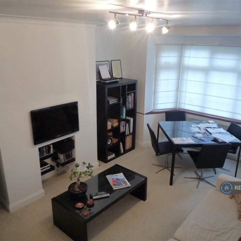 2 bedroom flat to rent - Photo 1