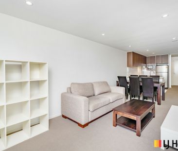 Furnished l Premium Location l 1 Bedroom + Study - 6 Month Lease Only - Photo 5