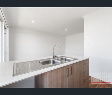 Sought-after Location! - Photo 6