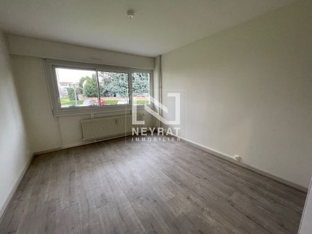 Location Appartement 5 pièces 101m² CHALON SUR SAONE 71100 - Photo 5