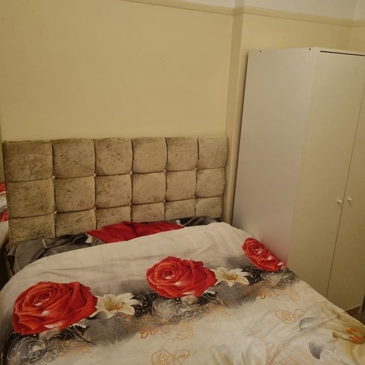 Room in a Shared Flat, Garratt Lane, SW17 - Photo 1