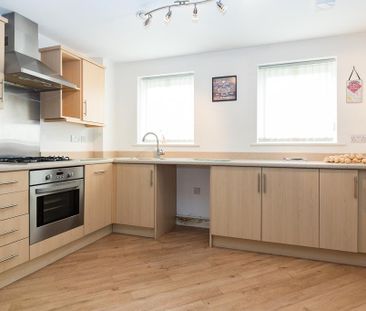 To Let 2 Bed Apartment - Photo 1