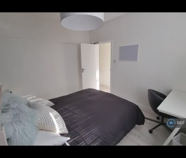 4 bedroom terraced house to rent - Photo 4