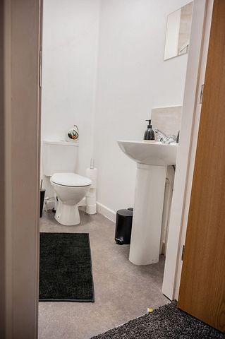 353 Tong Road, Leeds - Photo 3