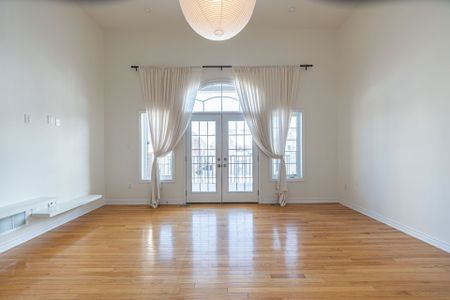 For Lease - 12 Limelight Street, Richmond Hill, Ontario - Photo 2