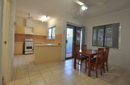 MOVE STRAIGHT IN! - Renovated 1x1 + Extras - Photo 5