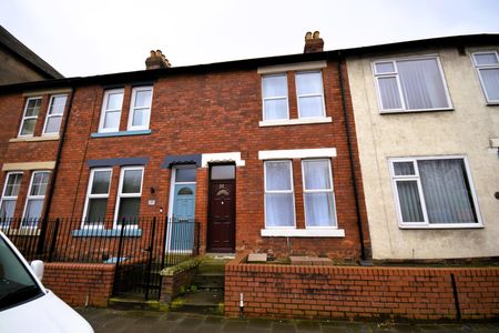 Room in a shared house, Newtown Road, Carlisle, CA2 - Photo 3