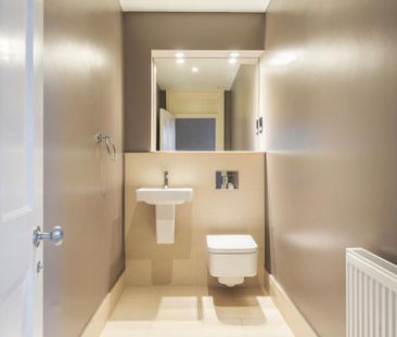 3 bedroom flat to rent - Photo 5