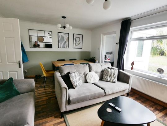 3 bedroom semi-detached house to rent - Photo 1