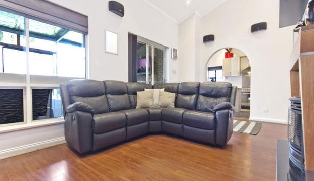 9 Swallow Avenue, Modbury Heights - Photo 1