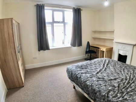 5 bedroom terraced house to rent - Photo 5