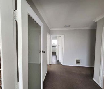 Large 3BR family home + Pool! - Photo 1