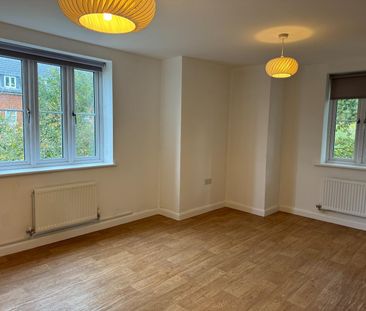 2 Bedroom Flat - Photo 4