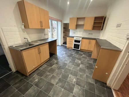 2 bedroom terraced house to rent - Photo 3