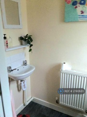 3 bedroom detached house to rent - Photo 5