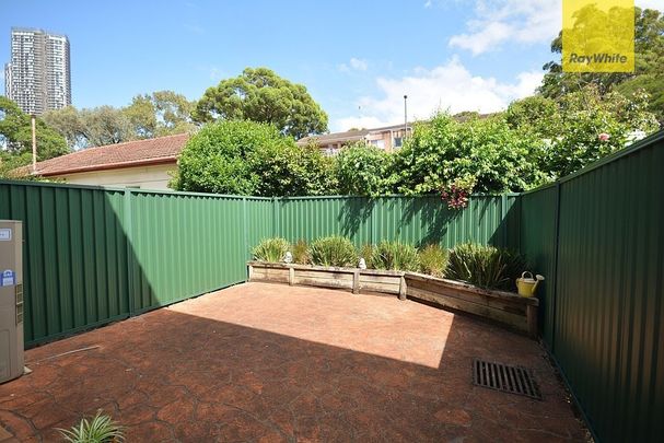 2 BEDROOM TOWNHOUSE - Photo 1