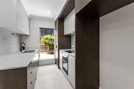 Sleek & Minimal Living - Photo 3