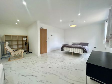 Aldershot Road, Fleet, GU51 - Photo 3