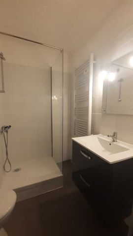 Location Appartement 1 pièce 20m² NIMES 30000 - Photo 3