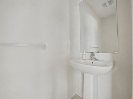 For Lease - 396 Kennedy Circle, Milton, Ontario - Photo 4