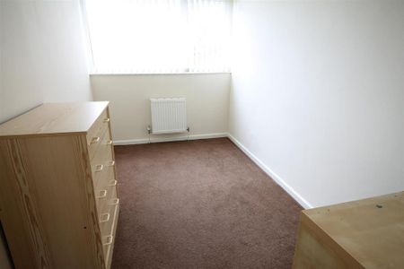 3 bedroom terraced house to rent - Photo 5