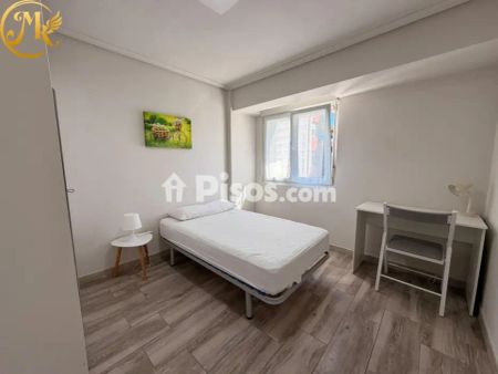 Piso en alquiler en Calle de Benidorm - Photo 4