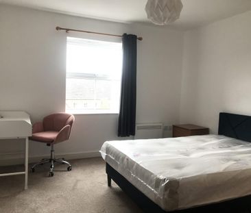 2 bedroom flat to rent - Photo 2