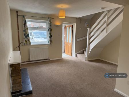 2 bedroom terraced house to rent - Photo 2