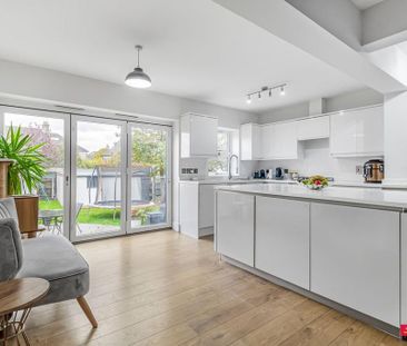 5 bedroom semi-detached house to rent - Photo 2